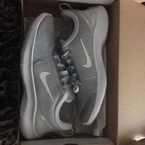 Women’s Nike Flex Experience Run 8